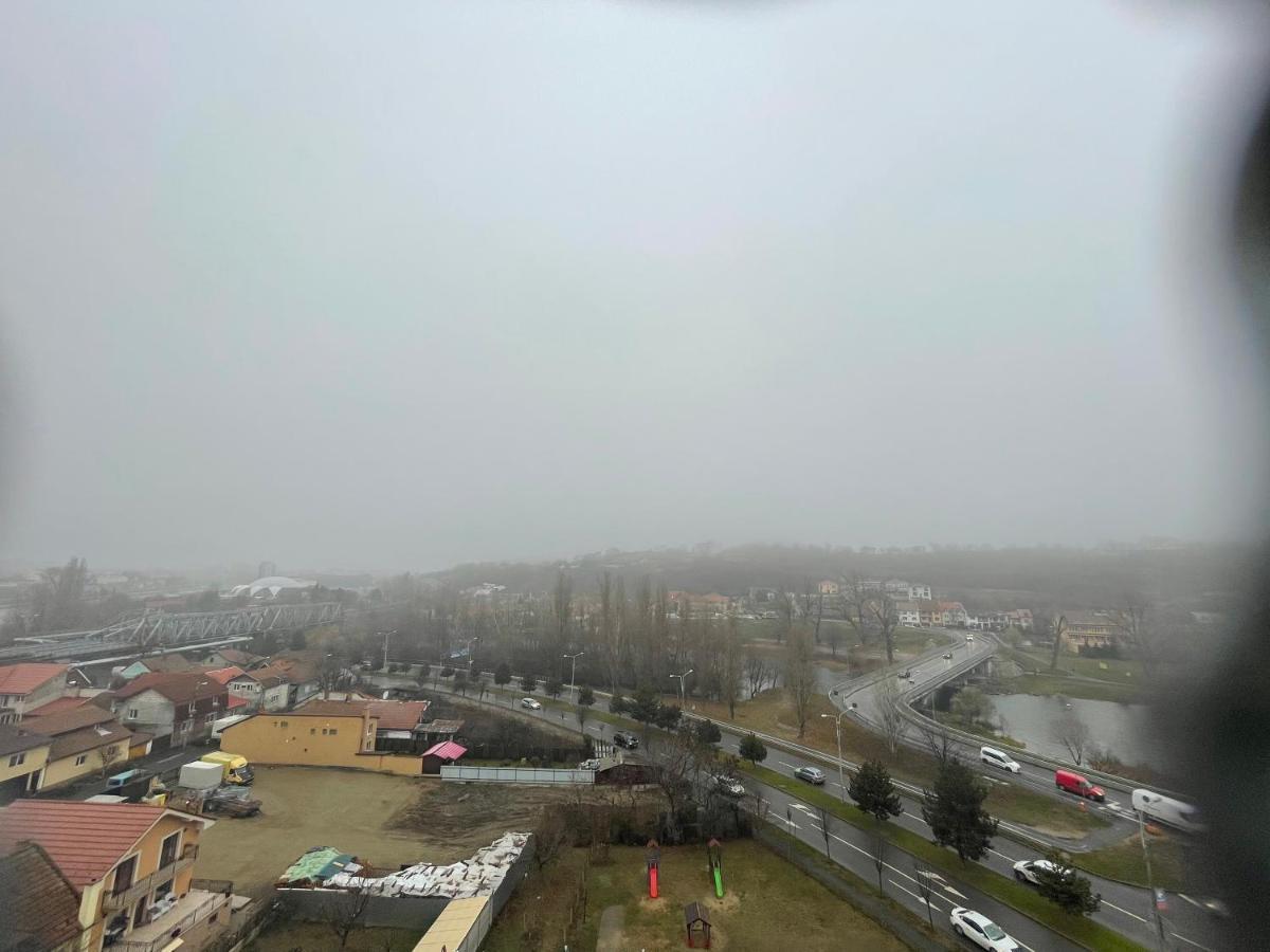 Lovely 3 bedrooms Apartament Oradea Buitenkant foto