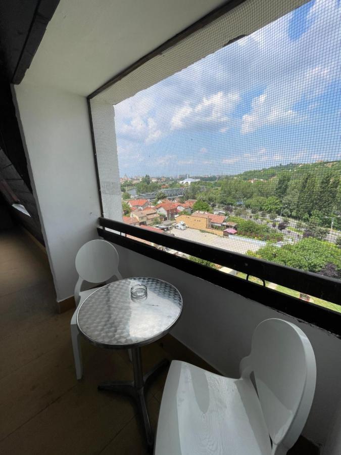 Lovely 3 bedrooms Apartament Oradea Buitenkant foto